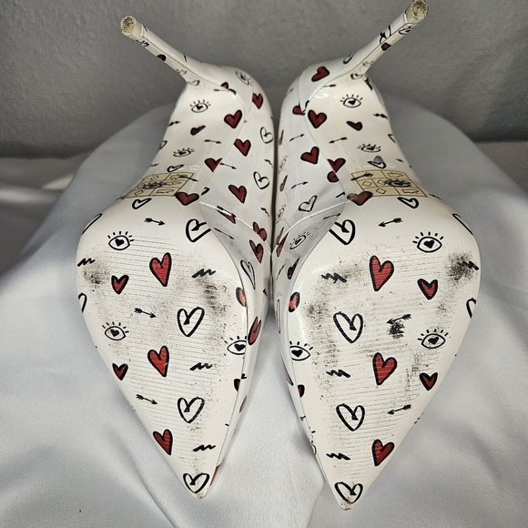 Special Limited Edition White, Black and Red Aldo Heart Pumps! - Picture 6 of 9